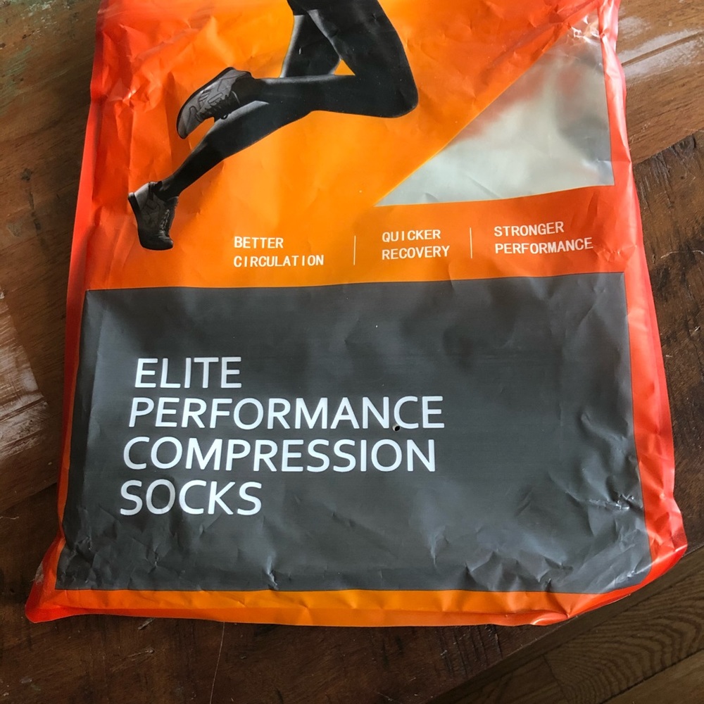 NEW Elite Performance Compression Socks 3 Pack. - Picture 5 of 6